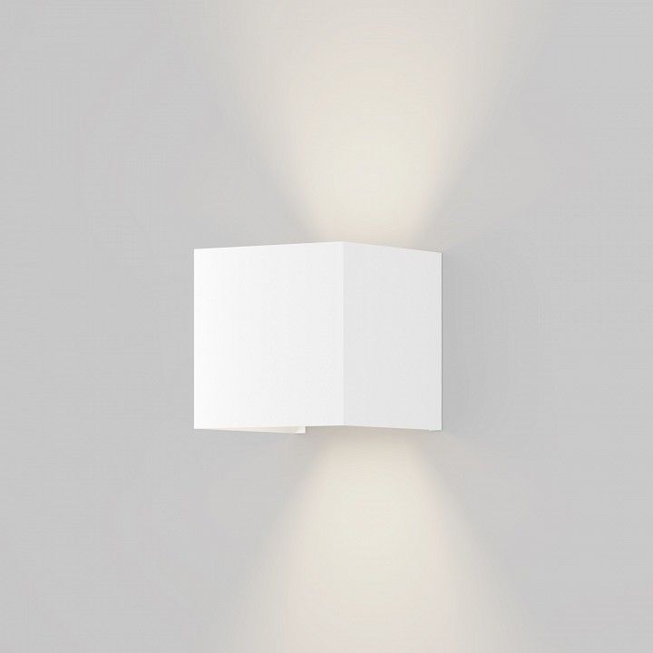 Накладной светильник Maytoni Outdoor Фултон O572WL-L20W3K