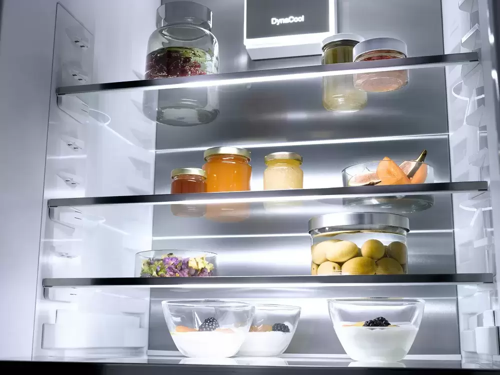 Встраиваемый холодильник Miele K 7793 C