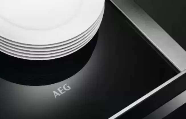 Встраиваемый ящик для подогрева посуды AEG KDE911424M