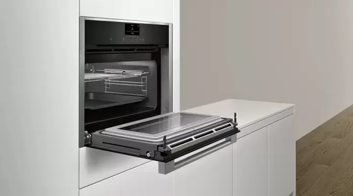 Компактный духовой шкаф с СВЧ Neff C17MS32H0