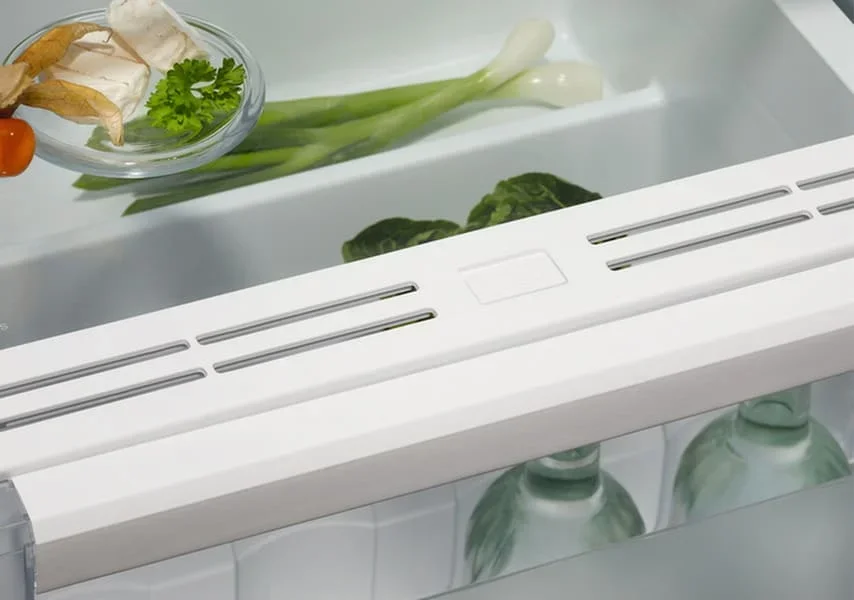 Встраиваемый холодильник Electrolux ERD6DE18S4