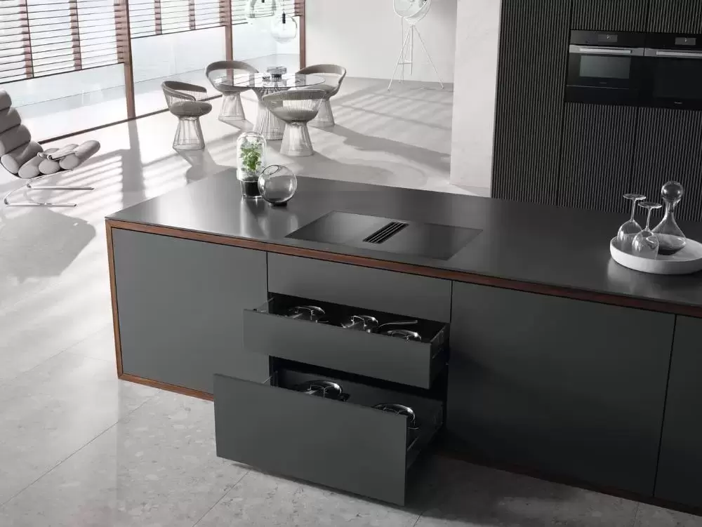 Индукционная варочная панель с вытяжкой Miele KMDA 7476 FL