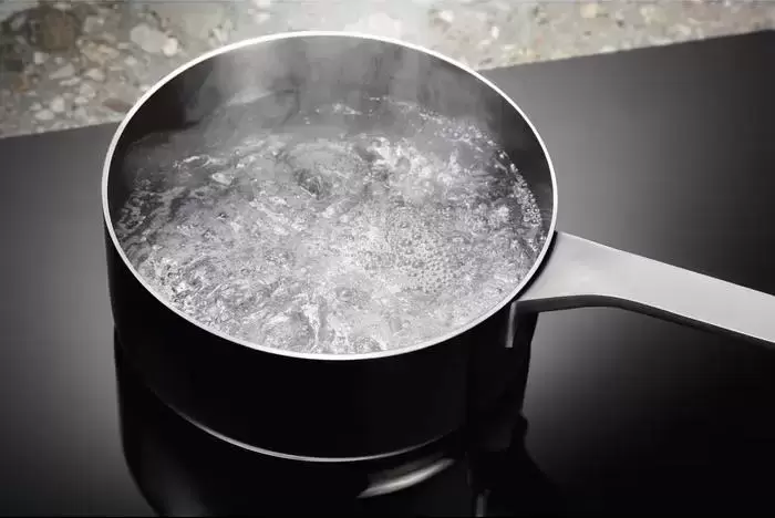 Индукционная варочная панель Electrolux LIR60433B