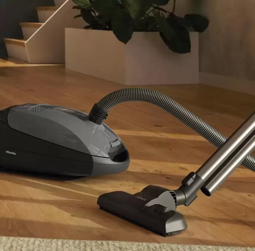 Пылесос Miele Classic C1 SBAF5 Junior PowerLine серый