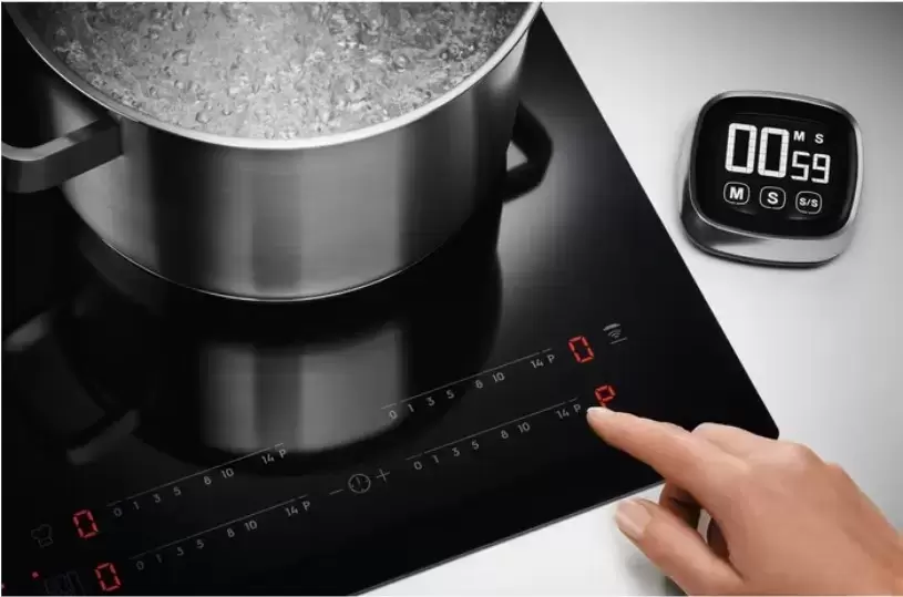 Индукционная варочная панель Electrolux CIV634