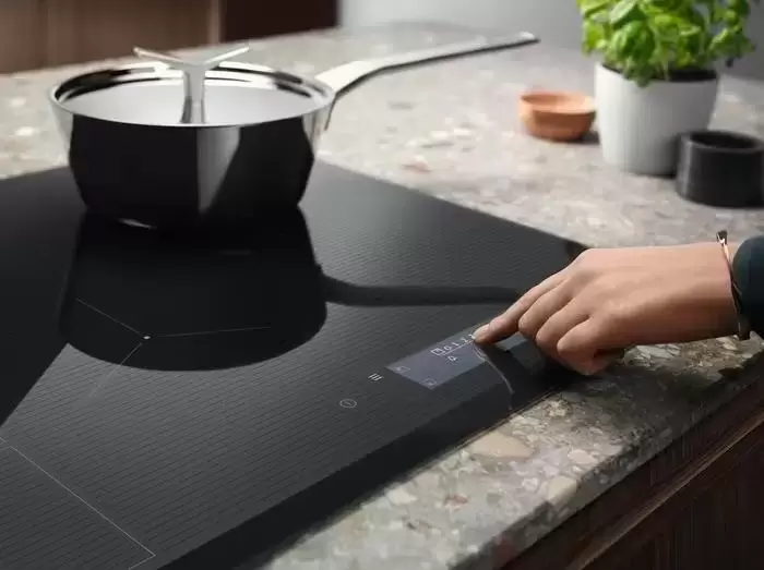 Индукционная варочная панель Electrolux EIS6448