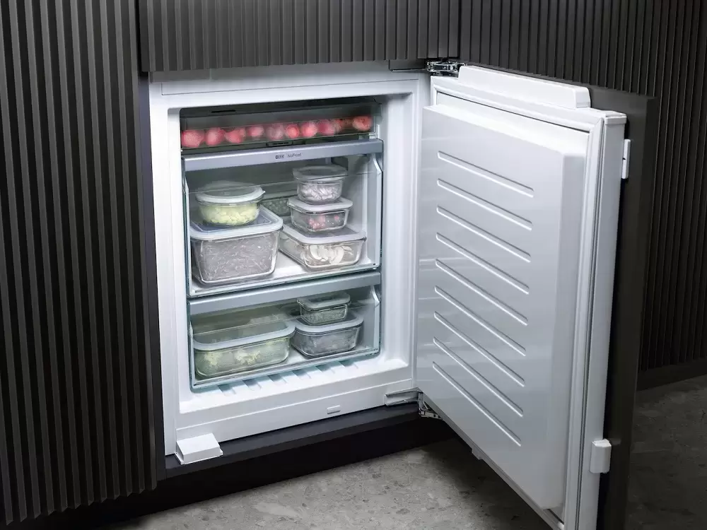 Встраиваемый холодильник Miele KFN 7714 F