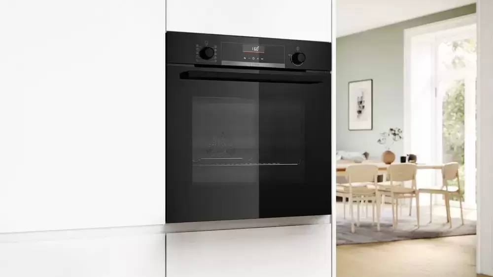 Духовой шкаф Bosch HBG536EB3
