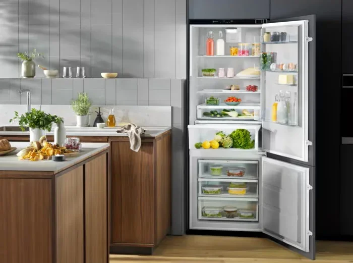 Встраиваемый холодильник Electrolux ENP7TD75S