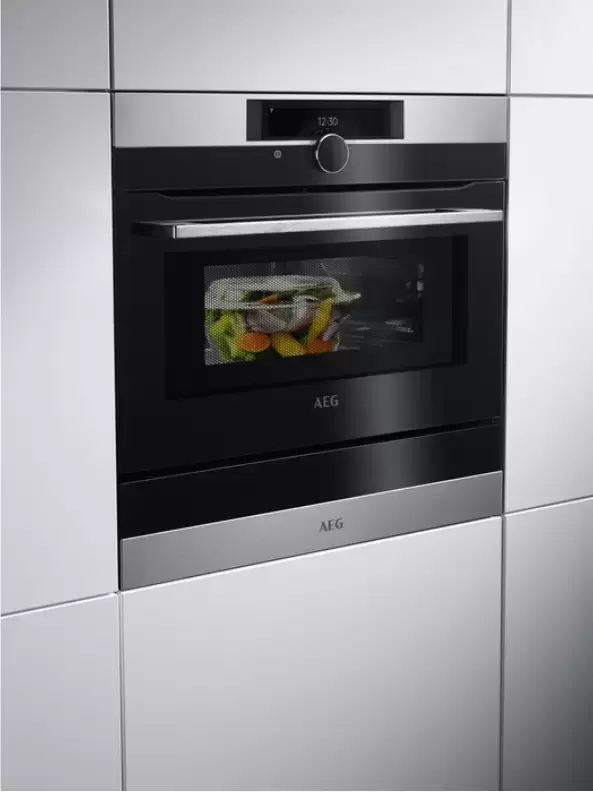 Компактный духовой шкаф AEG KMK968000M