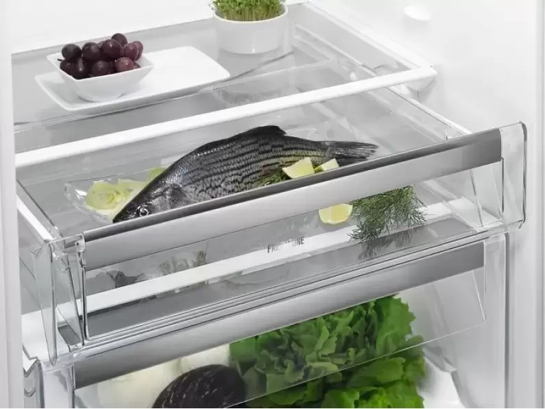Холодильник Electrolux EN3854NOW