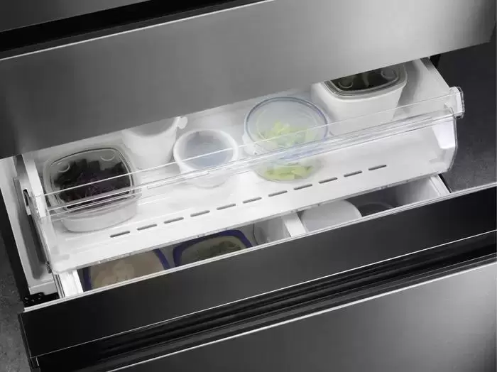 Холодильник Electrolux LLI9VF54X0