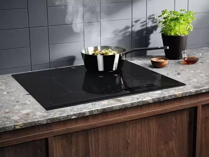Индукционная варочная панель Electrolux EIS6448