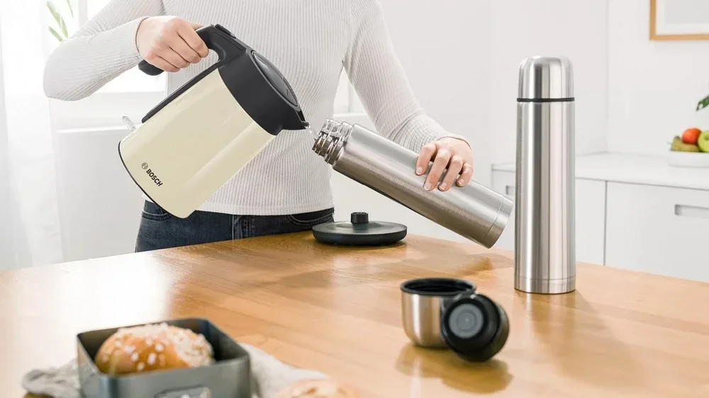 Чайник Bosch TWK7L467