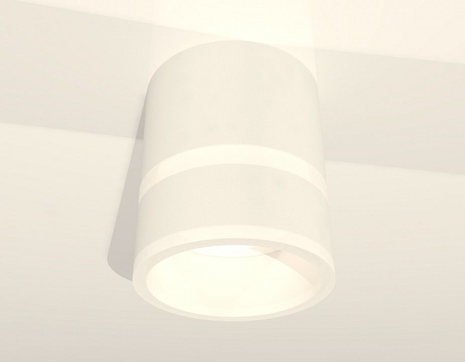 Накладной светильник Ambrella Light XS XS8110005