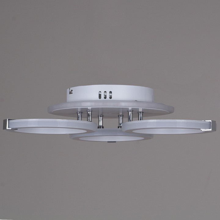 Потолочная люстра Reluce 06319 06319-3.3-03 WH+CR (RGB)