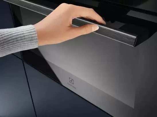 Встраиваемая микроволновая печь Electrolux EVM 6E46Z