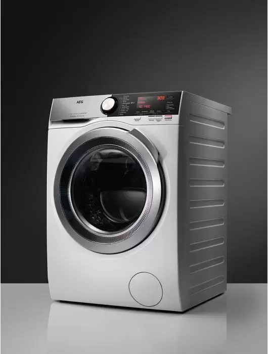 Стиральная машина AEG L7FEC48SR