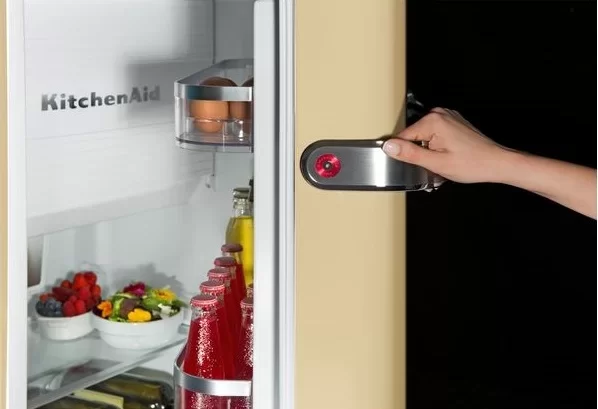 Холодильник KitchenAid KCFMA 60150L