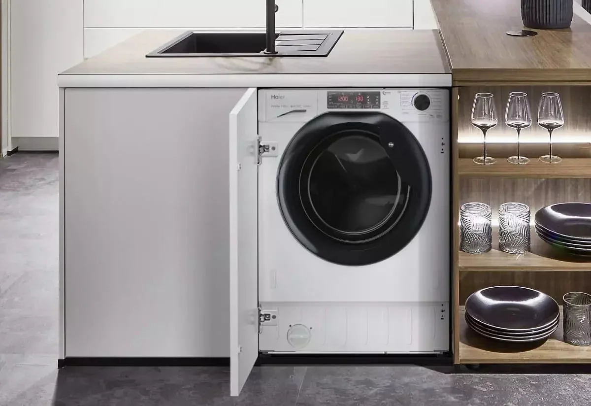 Встраиваемая стиральная машина Haier HWQ90B416FWB-RU
