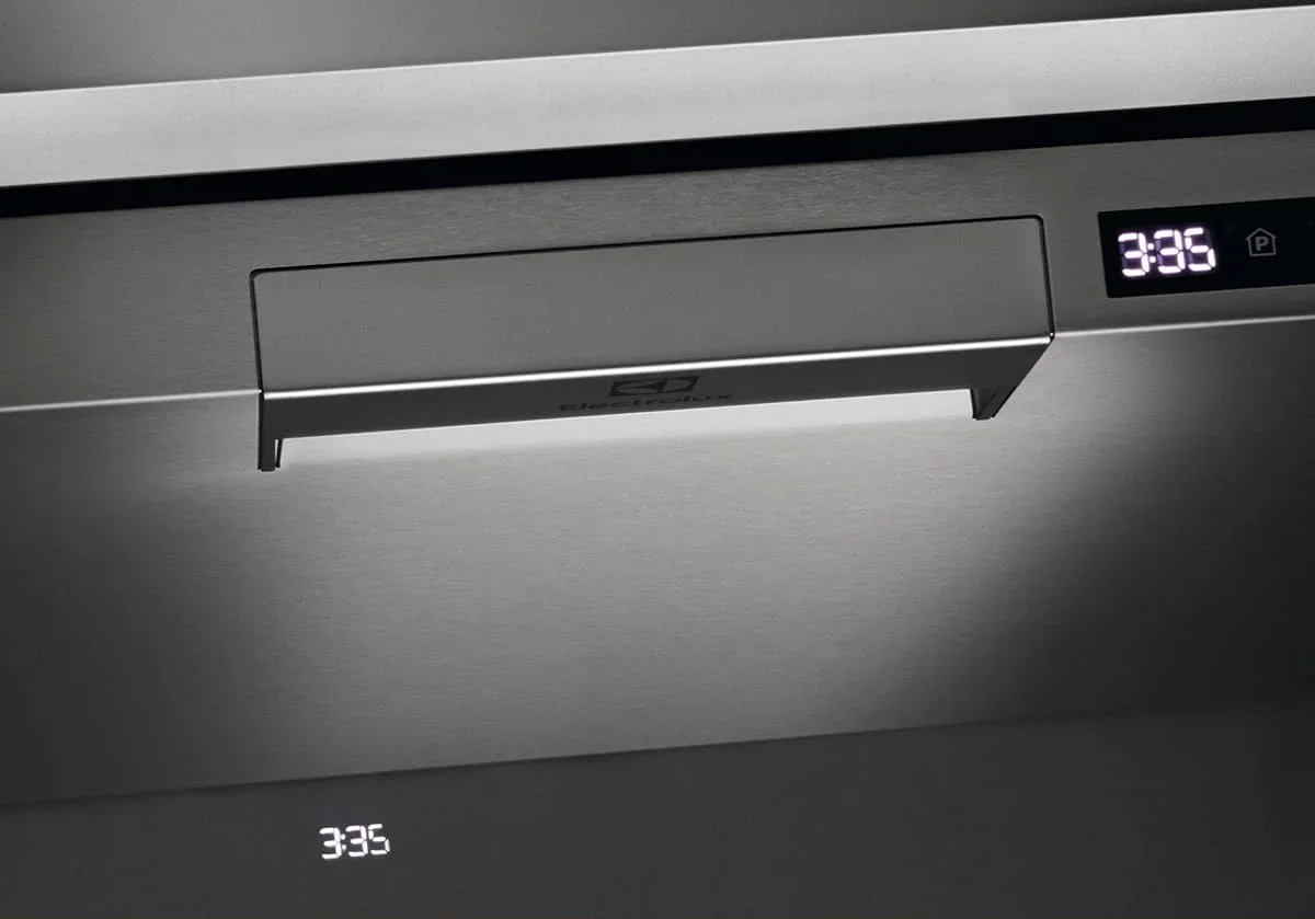 Встраиваемая посудомоечная машина Electrolux EEG88600W