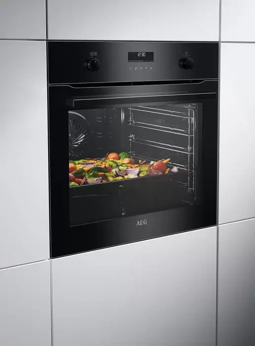 Духовой шкаф AEG BCE558370B