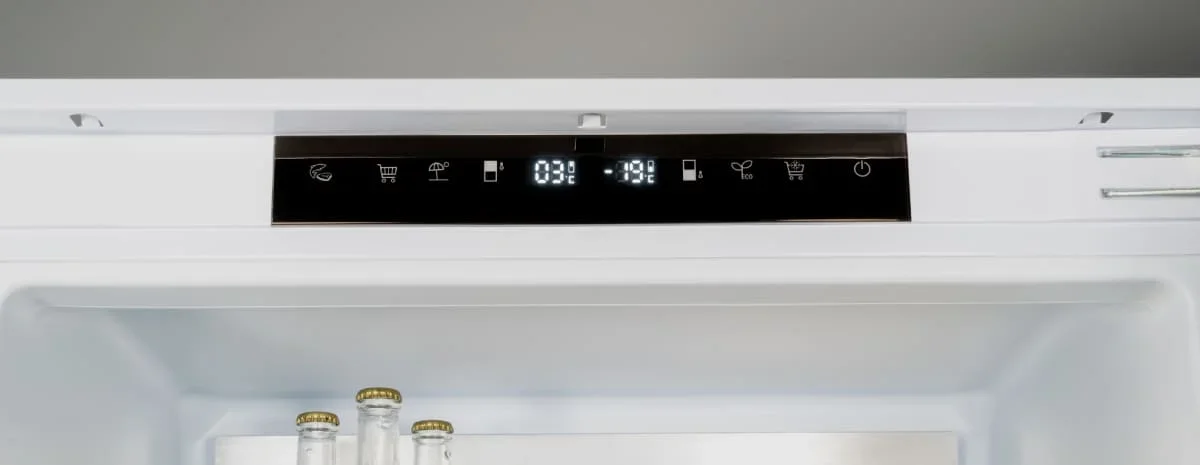 Встраиваемый холодильник Bertazzoni REF604BBNPTC