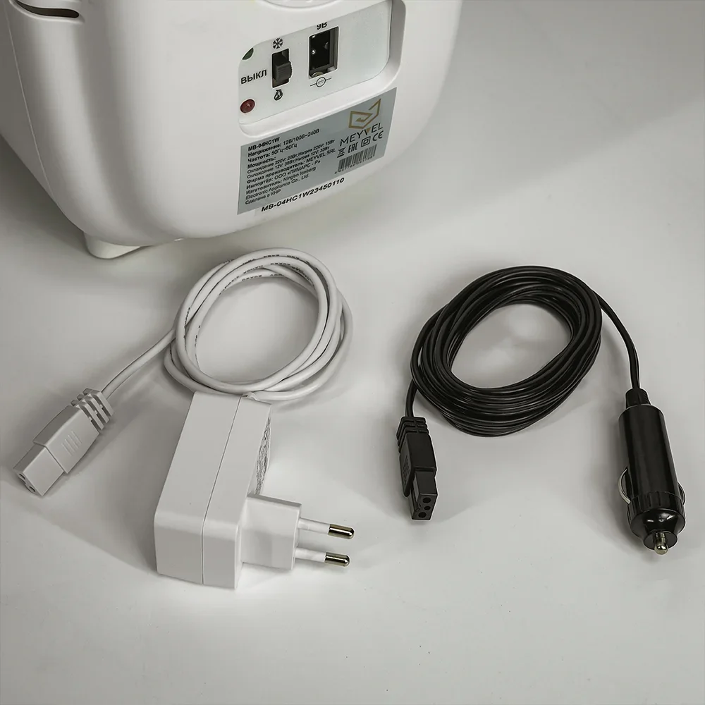 Холодильник для косметики и напитков Meyvel MB-04HC1W