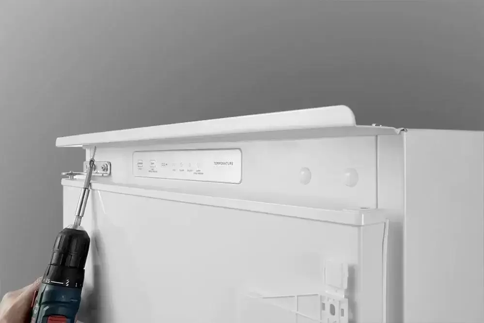 Встраиваемая морозильная камера Midea MDRE306FZF01