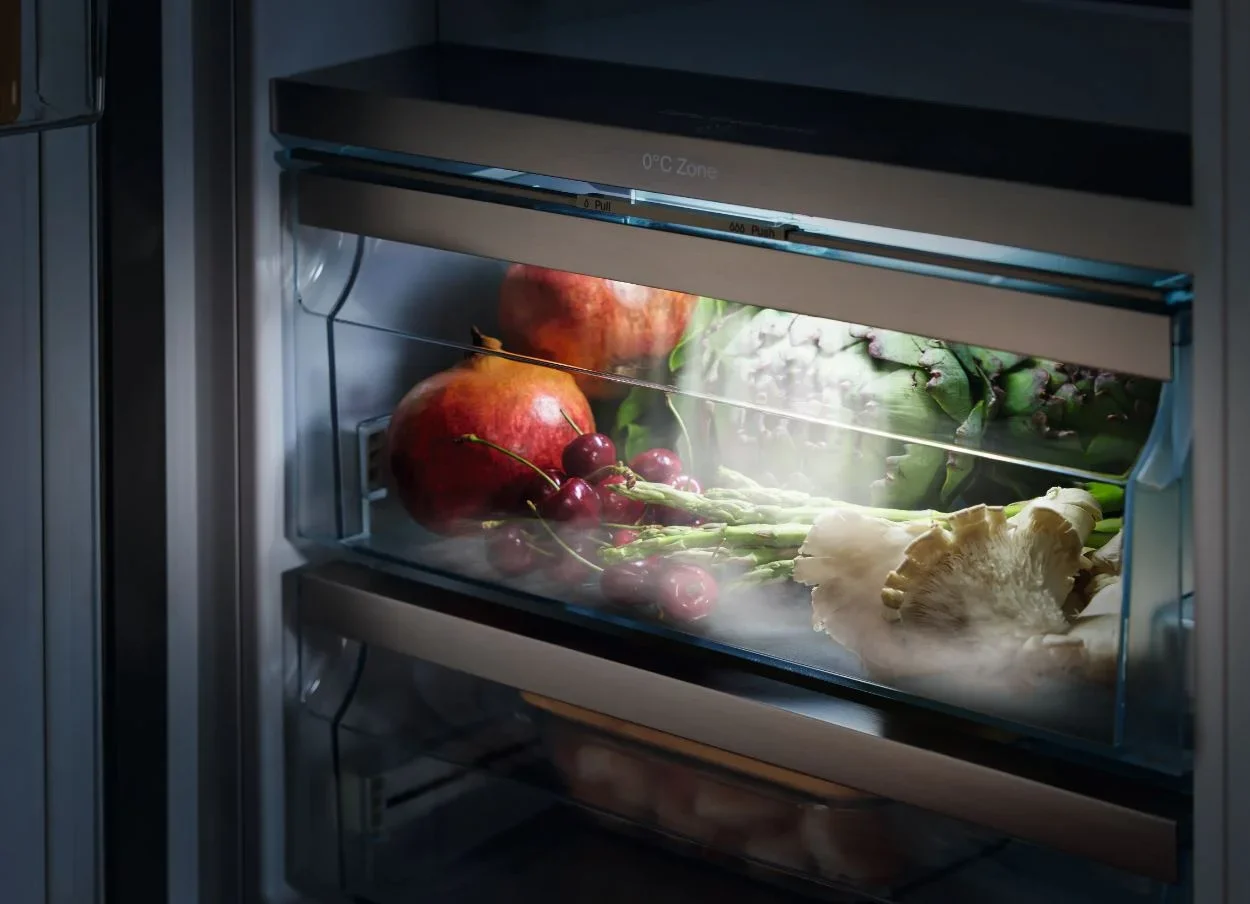 Встраиваемый холодильник Miele K 7777 B