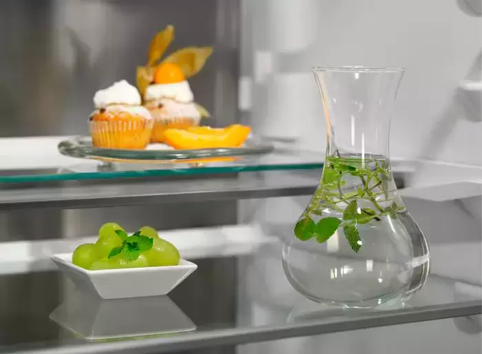 Встраиваемый холодильник Electrolux ENC8MD19S