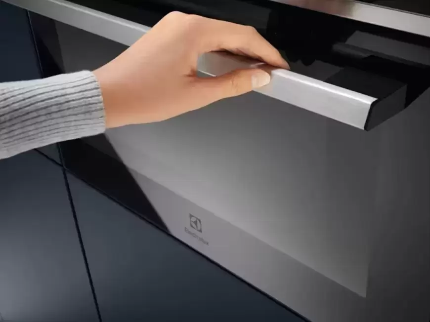 Встраиваемая микроволновая печь Electrolux EVM8E08X