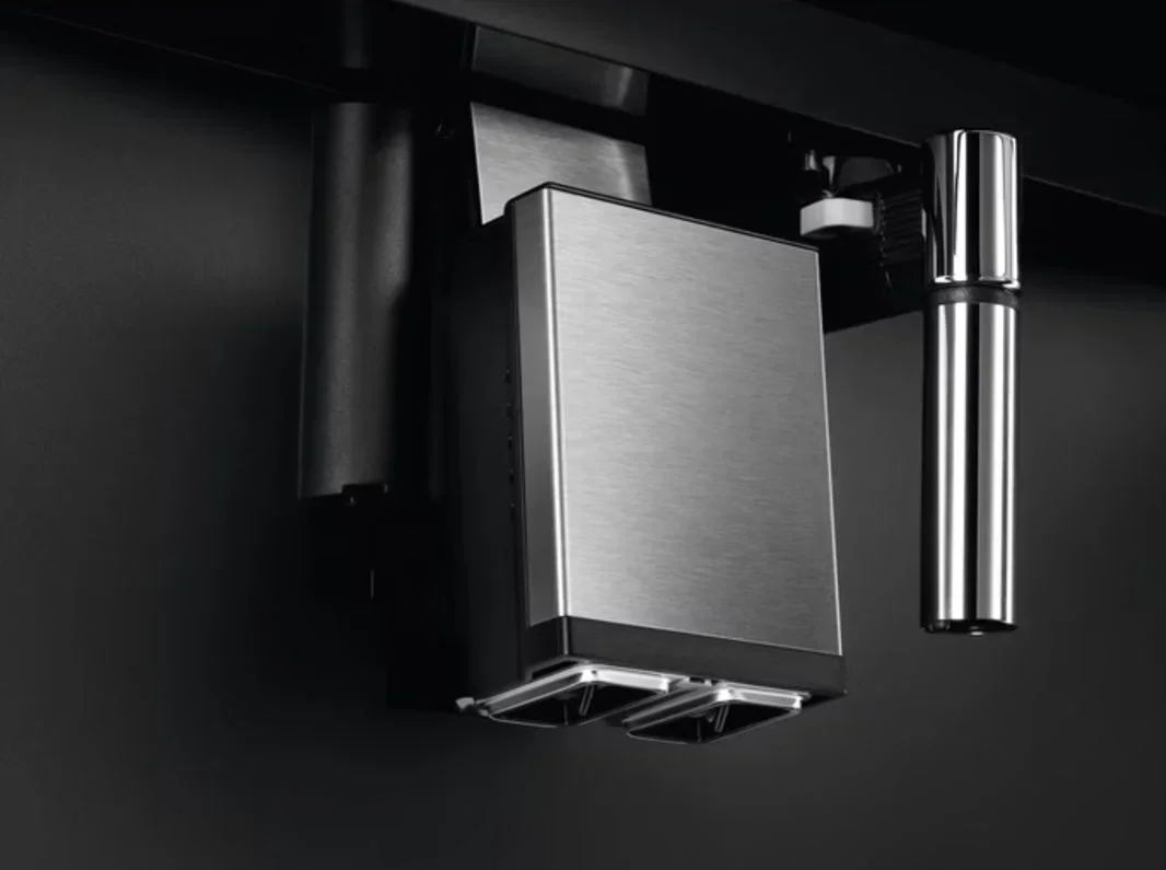 Встраиваемая кофемашина Electrolux KBC85Z