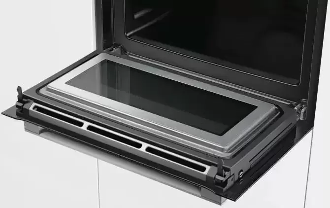 Компактный духовой шкаф Bosch CMG676BB1