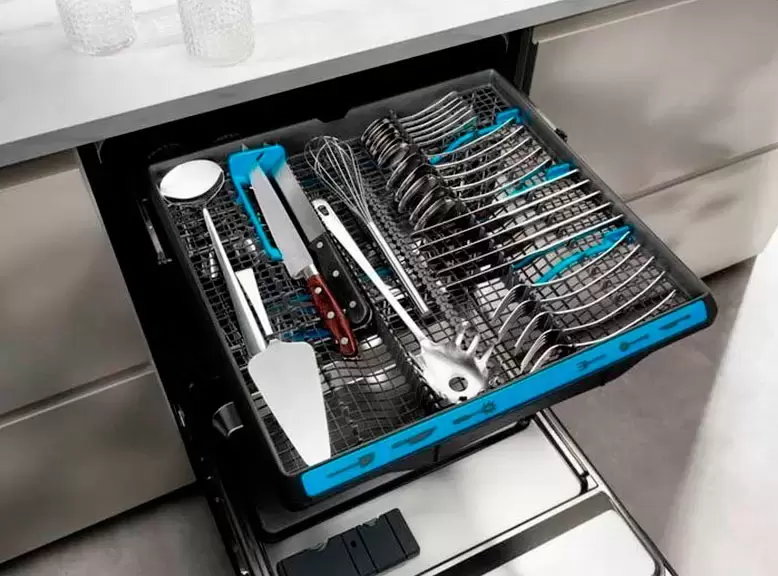Встраиваемая посудомоечная машина Electrolux EES848200L