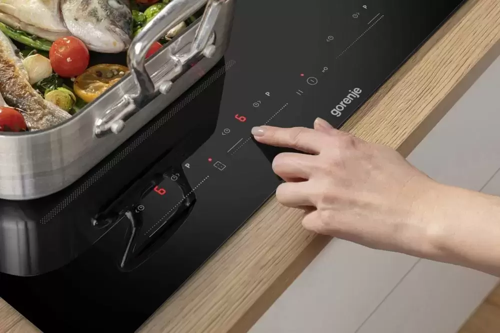 Независимая индукционная варочная панель Gorenje GI6442BSCE