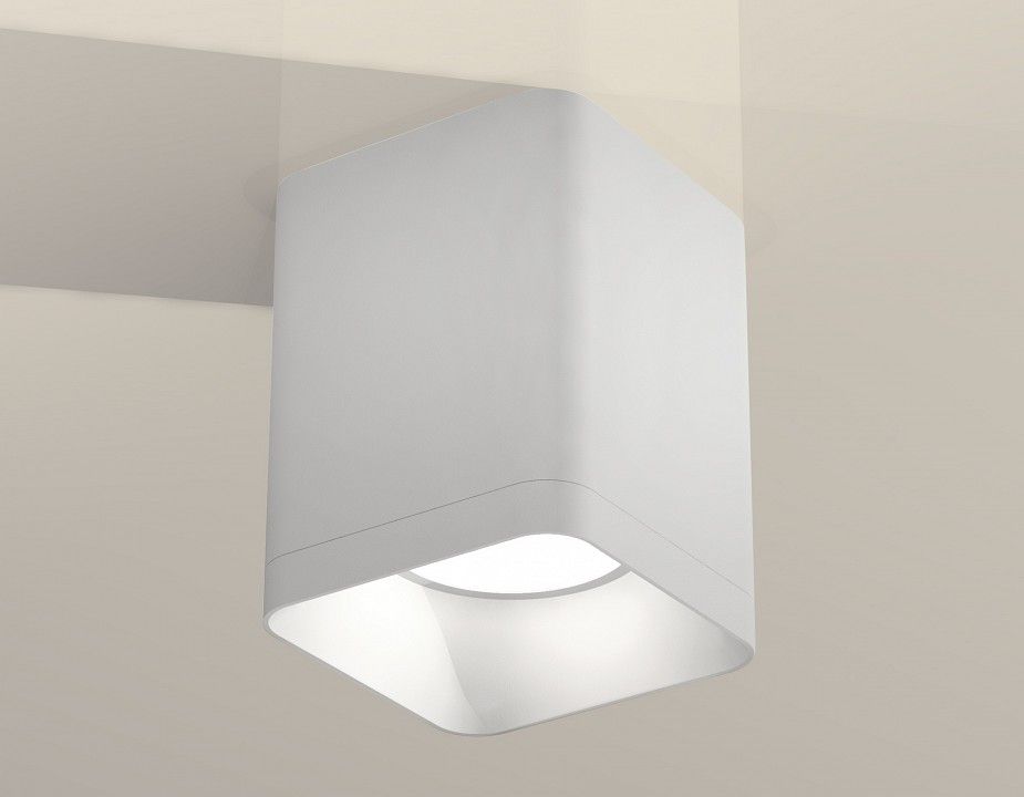 Накладной светильник Ambrella Light XS XS7812001