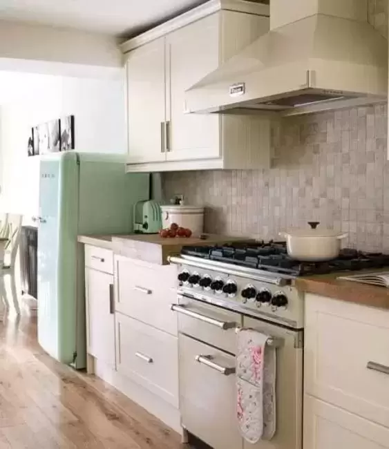 Холодильник Smeg FAB28RV1