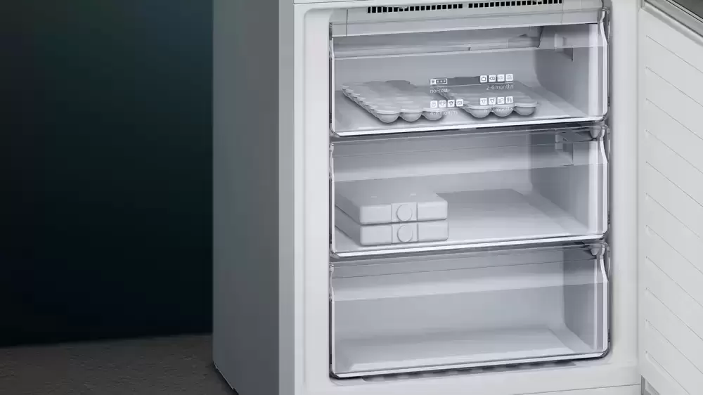 Отдельностоящий холодильник с нижней морозильной камерой SIEMENS KG49NAI2OR