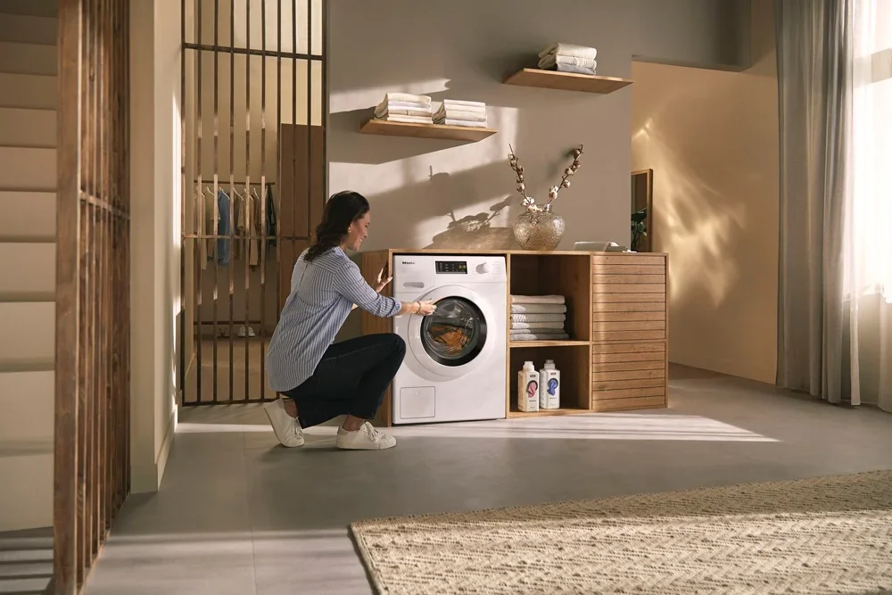 Стиральная машина с фронтальной загрузкой Miele WEA025 WCS новая, с витрины