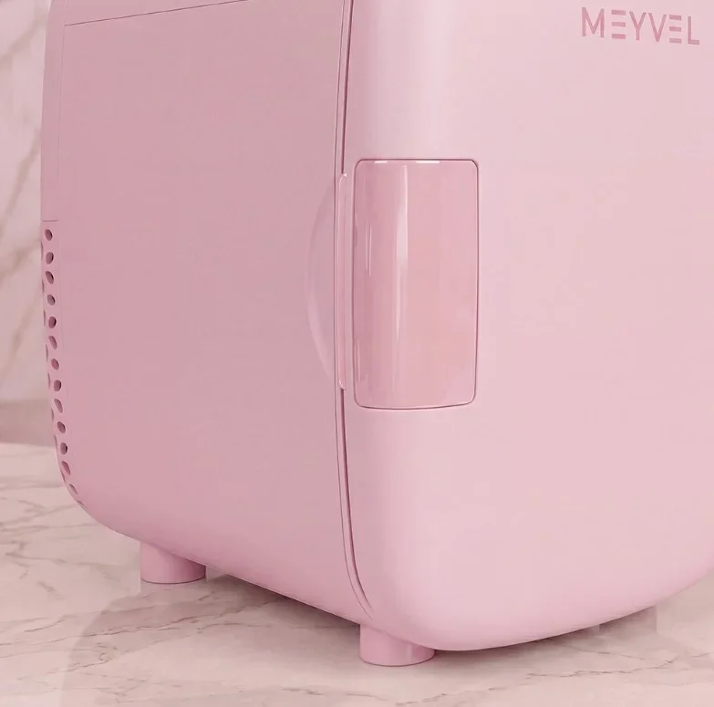 Холодильник для косметики и напитков Meyvel MB-04C4P
