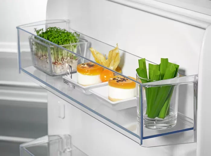Встраиваемый холодильник Electrolux E8MNCD18S