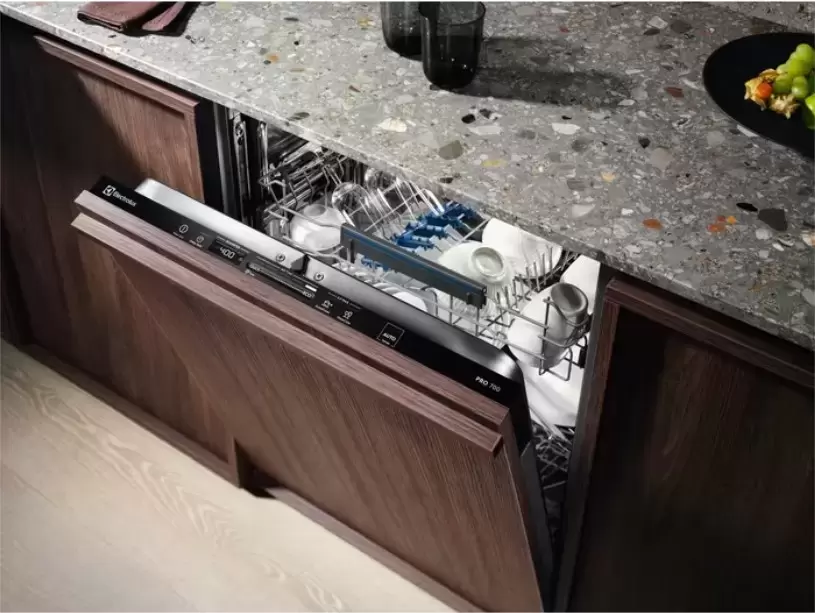 Встраиваемая посудомоечная машина Electrolux EEG47300L