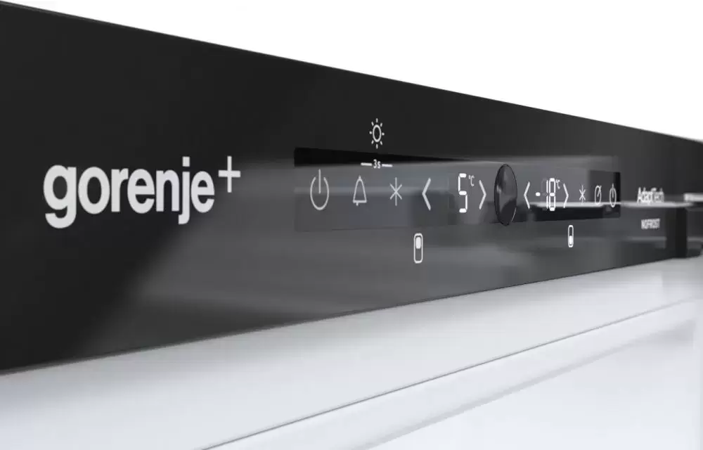 Встраиваемый двухкамерный холодильник Gorenje GDNRK5182A2
