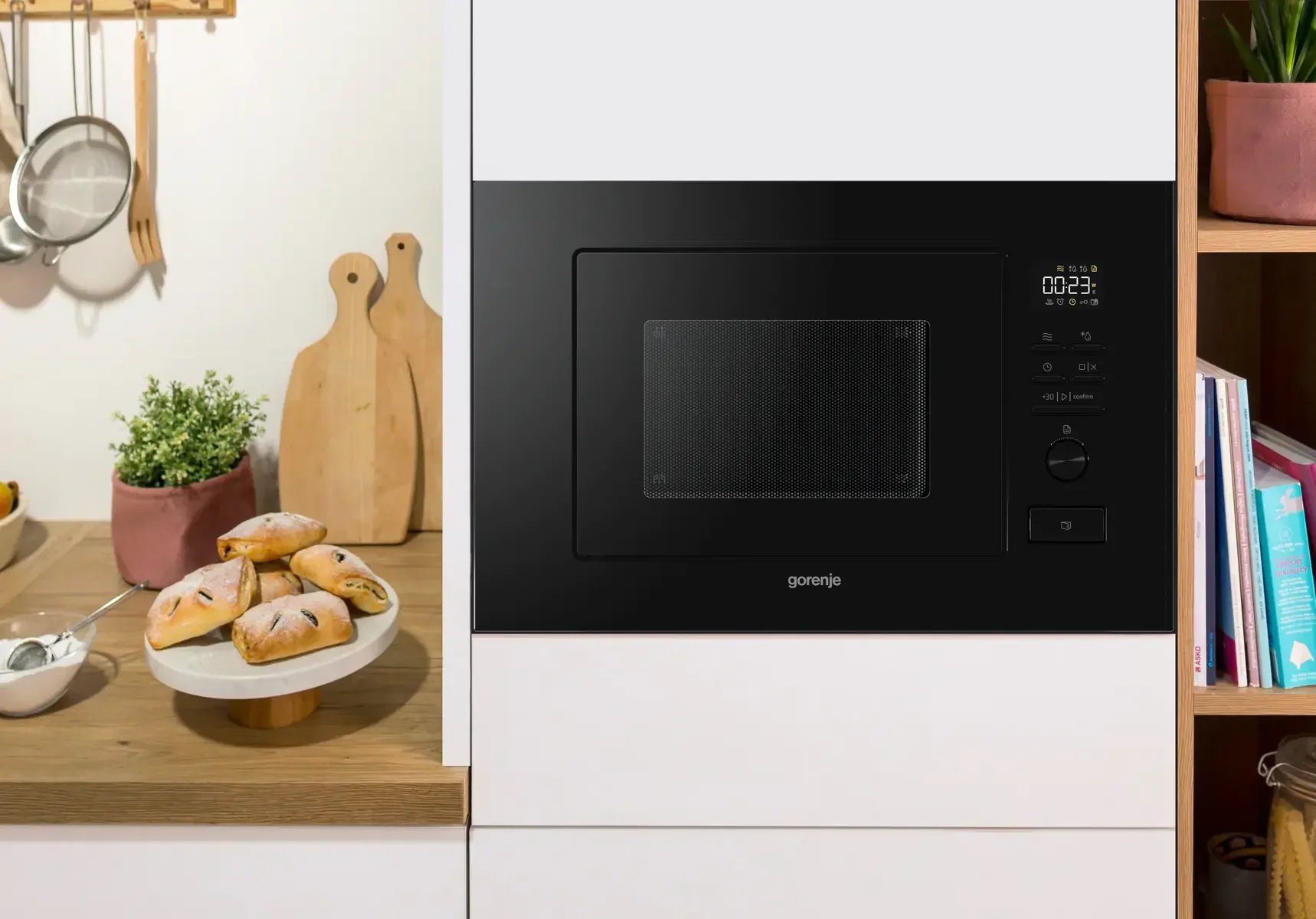 Встраиваемая микроволновая печь Gorenje BM201M2TBG